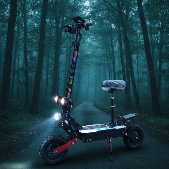 صورة سكوتر كهربائي قوي بمعنى الكلمة